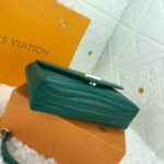 LV NEW WAVE CHAIN BAG - Image 6