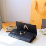 Louis Vuitton TWIST WALLET - Image 5