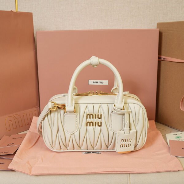 MIUMIU Medium Arcadie matelasse nappa Bag(HIGH-END GRADE) - Image 3
