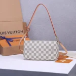 LV Pochette Accessoires - Image 5