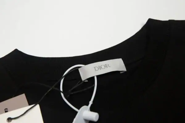 High Quality Dior T-shirt - Image 5