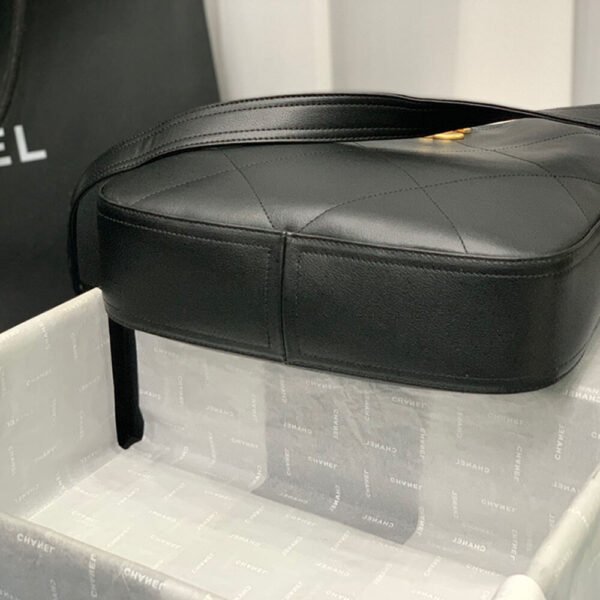 CHANEL HOBO HANDBAG - Image 6