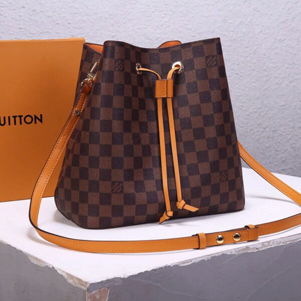LV NeoNoe Bucket Bag - Image 4