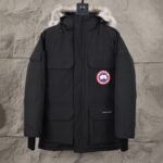 Canada Goose DownJacket - Image 3