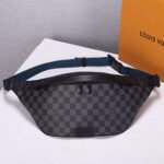 LV Discovery Bumbag - Image 3