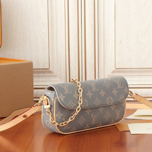 LV Wallet on Chain Ivy - Image 4