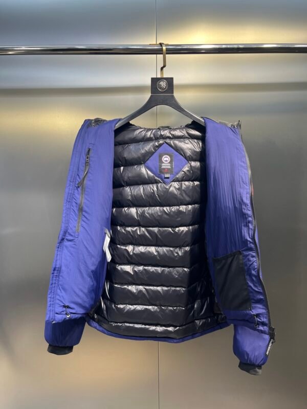 Canada Goose DownJacket - Image 7