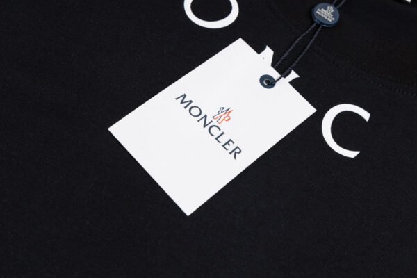 Best Moncler t-shirt - Image 7