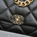 CHANEL 19 MAXI HANDBAG - Image 7