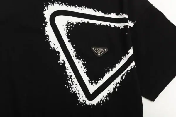 Prada T-shirt - Image 6