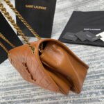 SAINT LAURENT NIKI MEDIUM IN CRINKLED VINTAGE LEATHER - Image 4