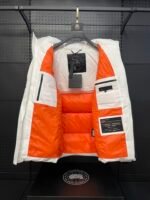 Canada Goose DownJacket - Image 8