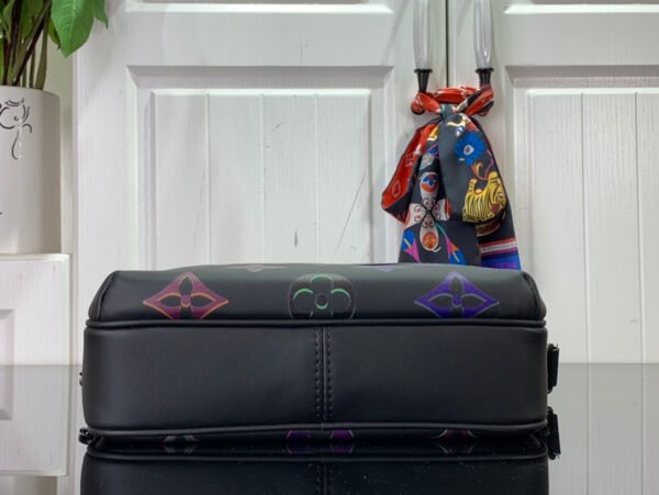 Top rated LV Bag - Image 6