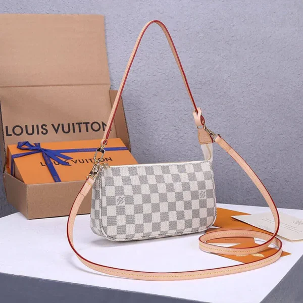 LV Pochette Accessoires - Image 4