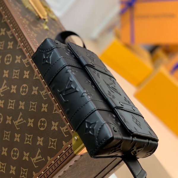 LV TRUNK SLINGBAG - Image 6