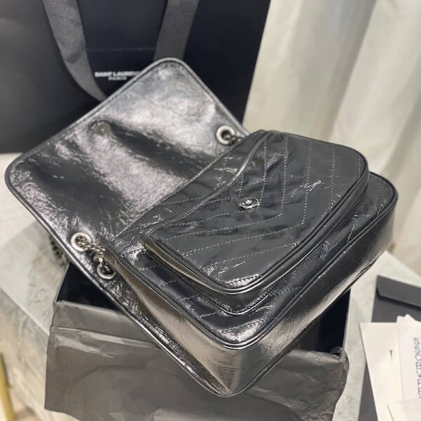 SAINT LAURENT NIKI MEDIUM IN CRINKLED VINTAGE LEATHER - Image 4