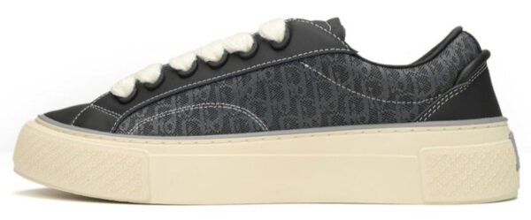 B33 - Image 2
