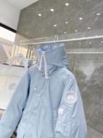 Canada Goose DownJacket - Image 5