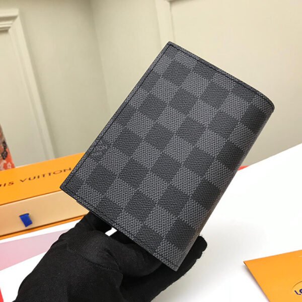 LV PASSPORT COVER - Image 6