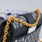 30 MONTAIGNE CHAIN BAG - Image 8