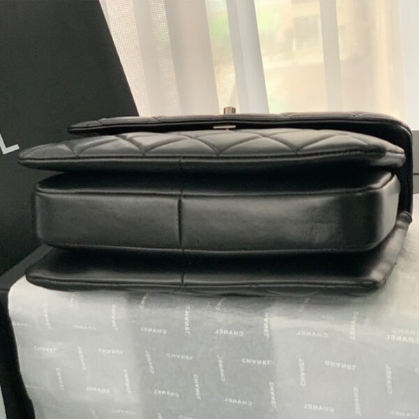 ⁦شنطة شانيل فلاب بمقبض علوي⁩ - الصورة ⁦6⁩