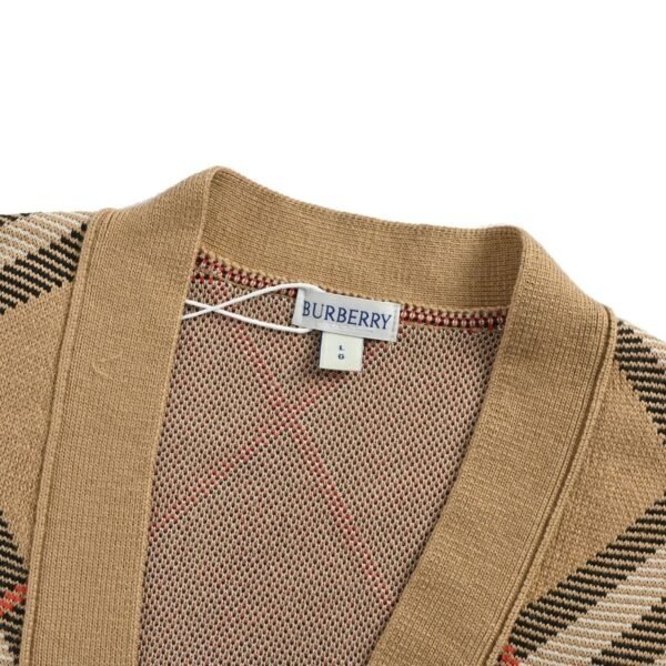 High Quality Burberry Jacket - Image 6
