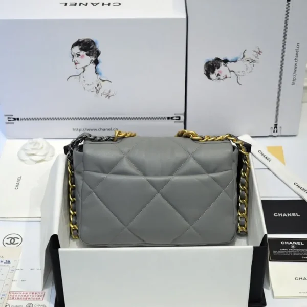 CHANEL 19 HANDBAG - Image 5