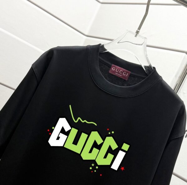 Gucci Geometric Logo Graphic Print Black Crew Neck T-Shirt - Image 4