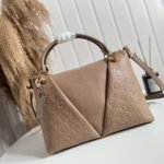 LV TOTE MM HANDBAG - Image 3