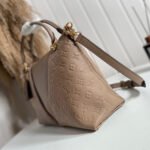 LV TOTE MM HANDBAG - Image 4