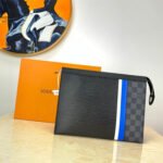 LV Pochette Voyage MM - Image 3
