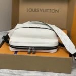 Top rated LV Bag - Image 4