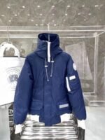 Canada Goose DownJacket - Image 8