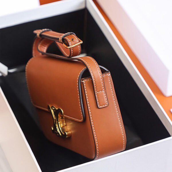 CELINE TRIOMPHE SHOULDER BAG - Image 5