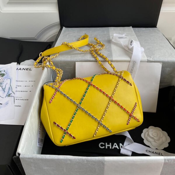CHANEL Flap Bag - Image 4