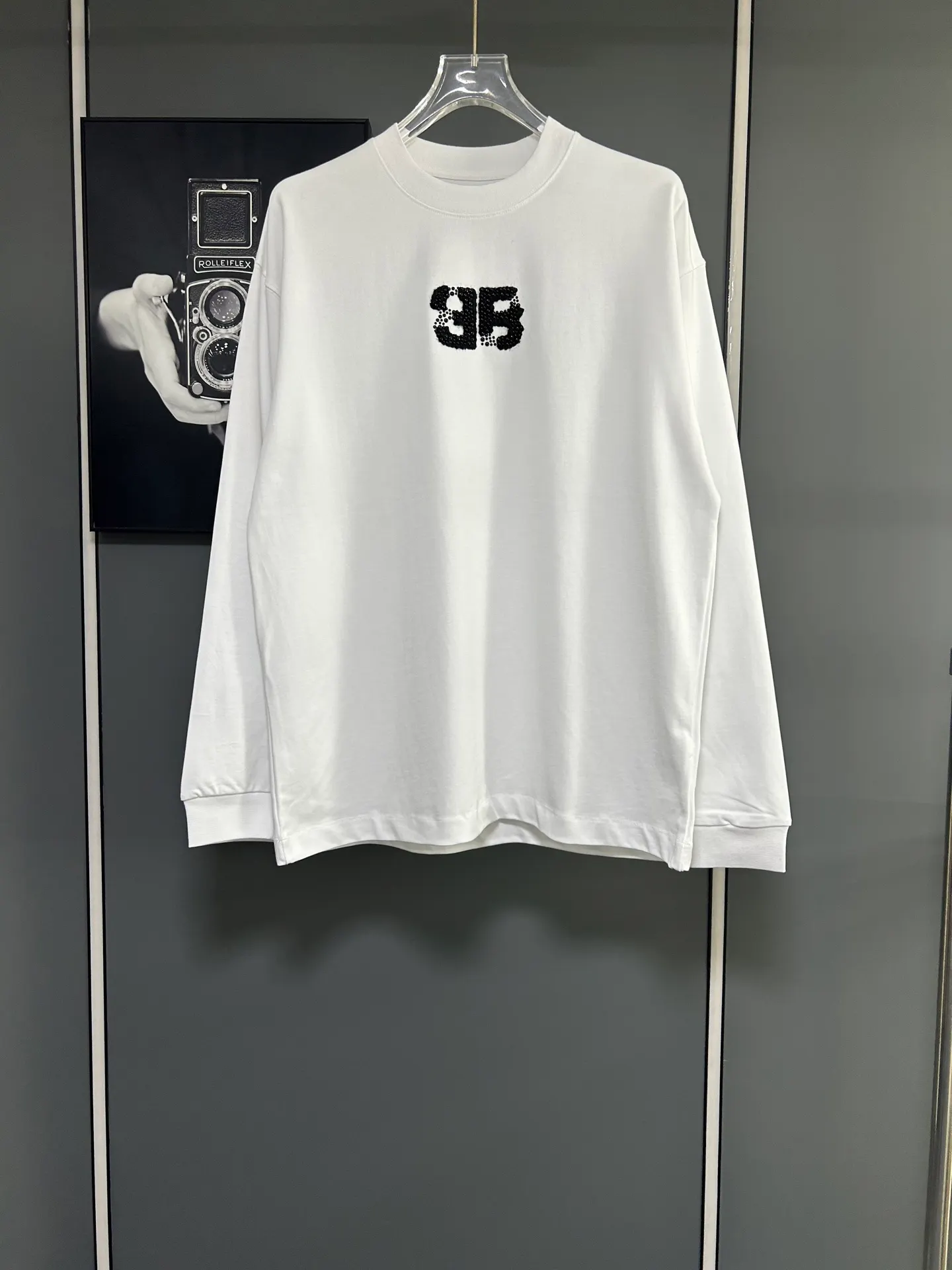 ee4f663b18dec9a727930b1dbff1b9b9.webp Premium Balenciaga Hoodie - Image 1