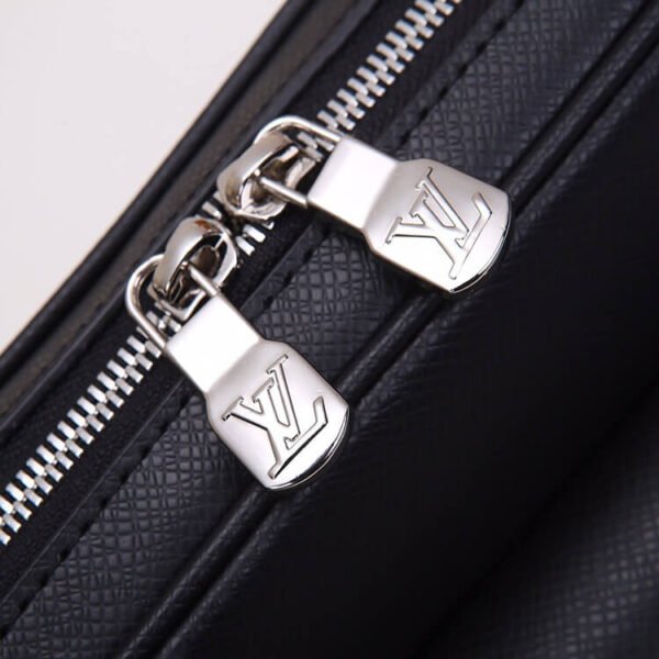 LV Outdoor Messenger - Image 6