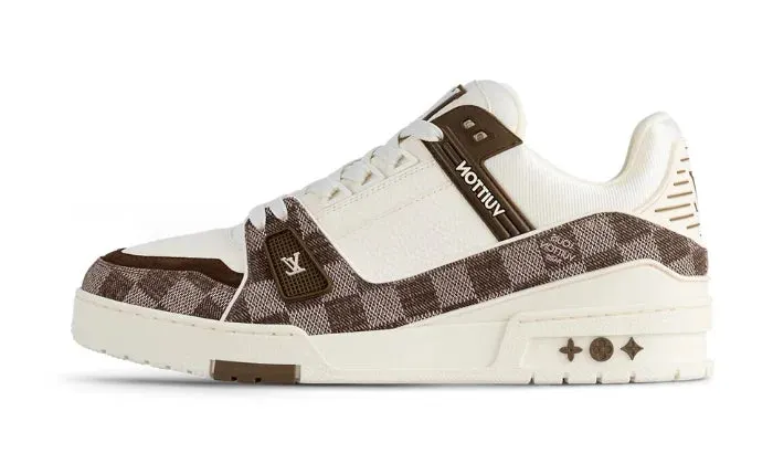 f616b1ee368887fafefb17bcf731e055.webp White & Brown Damier - Image 1