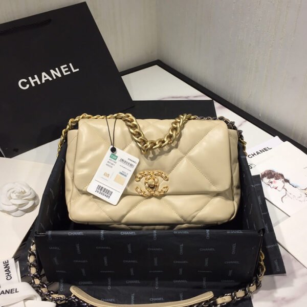 CHANEL 19 Small Flap Bag - Image 3