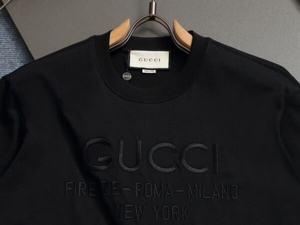 Gucci Cities Logo Embroidered Black Cotton Crew Neck T-Shirt - Image 4