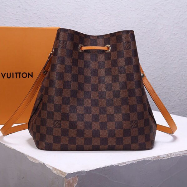 LV NeoNoe Bucket Bag - Image 5