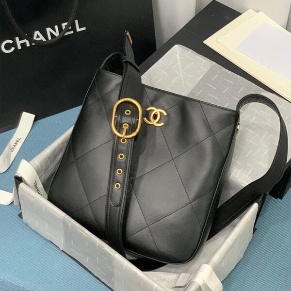CHANEL HOBO HANDBAG - Image 3