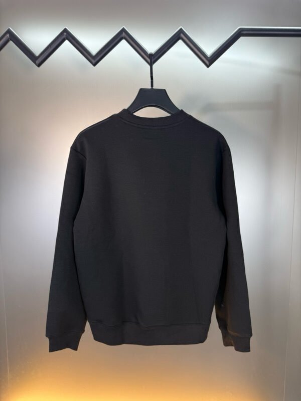 SS26 New Triangular 3D Embossed Logo Crewneck Sweatshirt – Stylish & Comfortable - Image 3