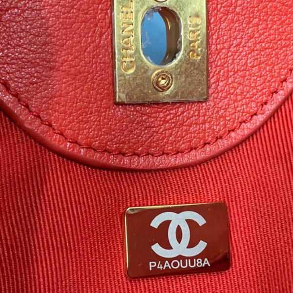 CHANEL HOBO HANDBAG - Image 7